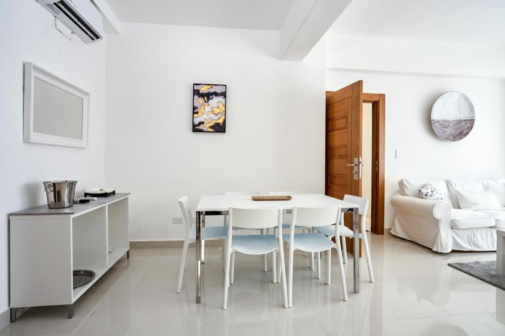 Escape Apartments, Balcony, Pool & Gym In La Julia Saint-Domingue Extérieur photo